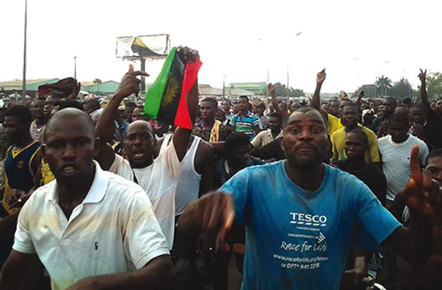 A-cross-section-of-people-protesting-the-arrest-of-Radio-Biafra’s-director-in-Onitsha